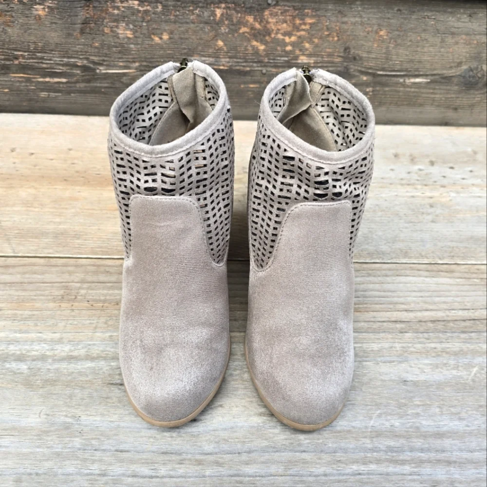 Coconuts by Matisse Modern Boho Taupe Block Heel Bootie 6.5M